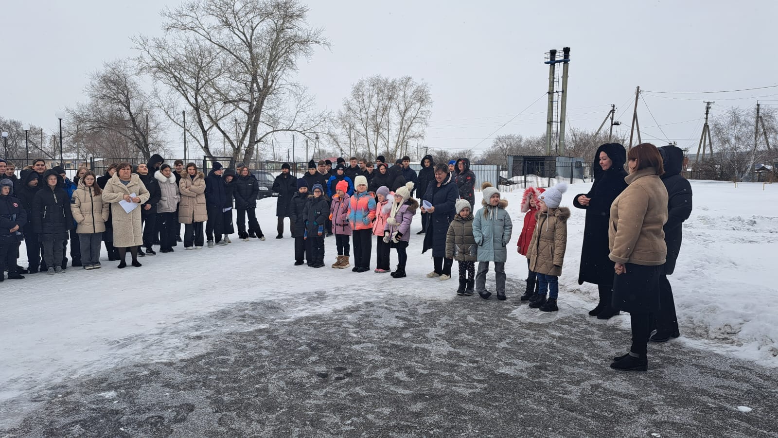 Тренировка по пожарной безопасности в школе.